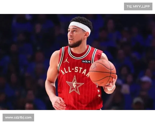 布克职业生涯回顾与成长历程分析 从潜力新星到全明星的蜕变与突破